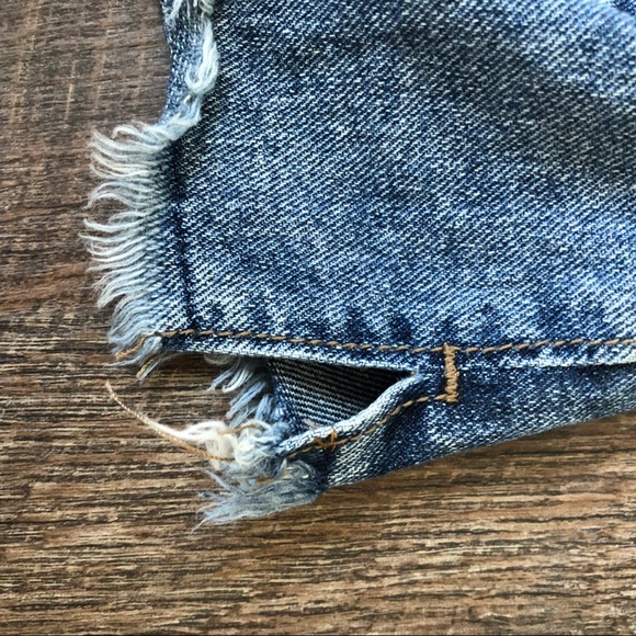 Bullhead Slouchy Jean Short - Picture 5 of 6